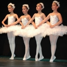 1931475_135555571635_5849695_n